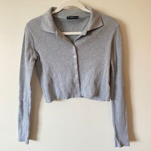 Brandy Melville Long sleeve grey crop top button up
